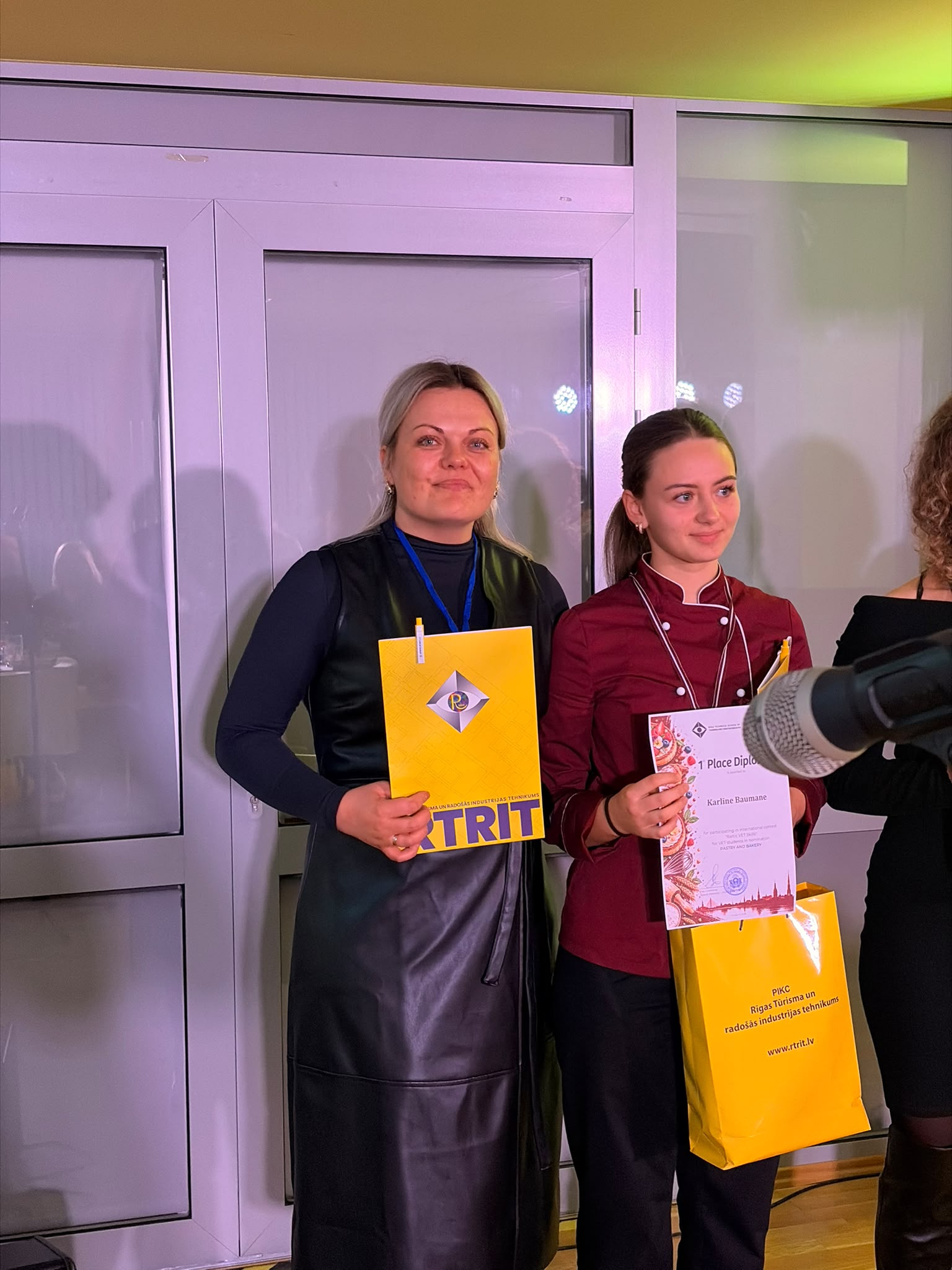 Karlīnei Baumanei 1. vieta starptautiskā konkursā!