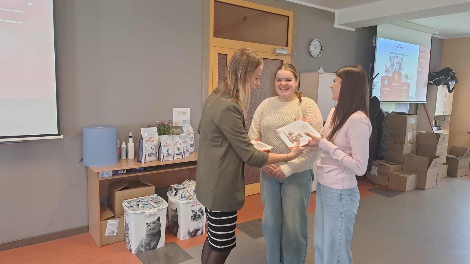  Royal Canin ciemos pie mums 